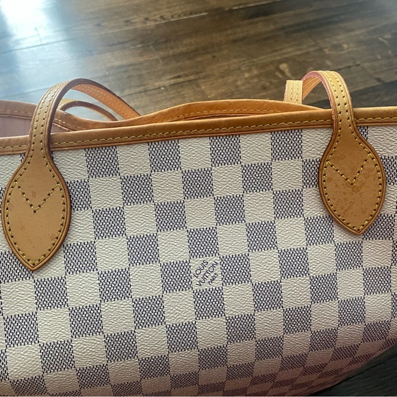 Damier Azur Neverfull MM with Rose Ballerine interior - Picture 14 of 16